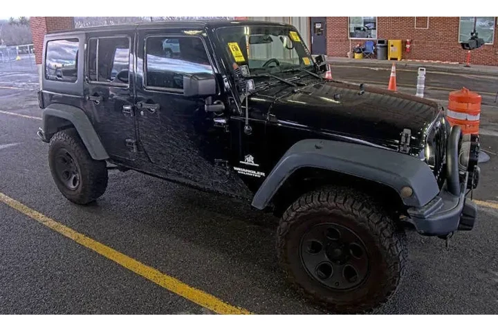 $15995 : 2015 Wrangler Unlimited Sport image 3