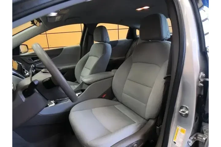 $17749 : Chevrolet Malibu 2020 LT 4dr image 10