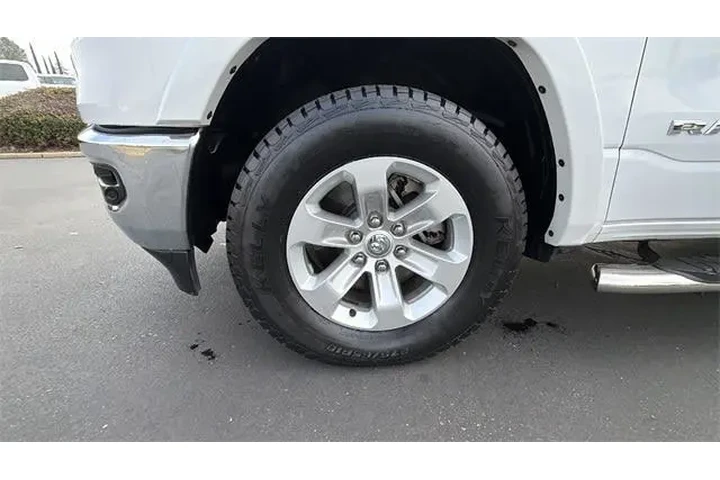 $38680 : Ram 1500 2019 4x4 Laramie 4d image 10