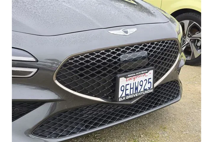$26795 : Genesis G70 2023 2.0T 4dr Se image 7