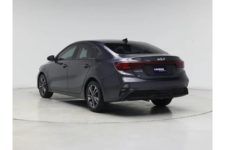 $17998 : Kia Forte 2023 LXS 4dr Sedan image 2