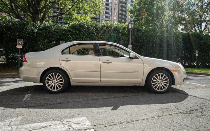 $8500 : 2008 MERCURY MILAN image 3