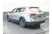 $17995 : Volkswagen Tiguan 2023 SE 4d thumbnail