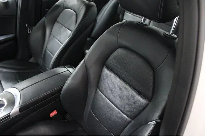 $17933 : Mercedes-Benz C-Class 2018 C image 6