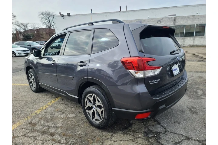 $21999 : Subaru Forester 2020 AWD Pre image 3
