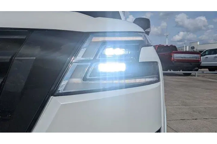 $30900 : Nissan Armada 2023 4x2 SL 4d image 9