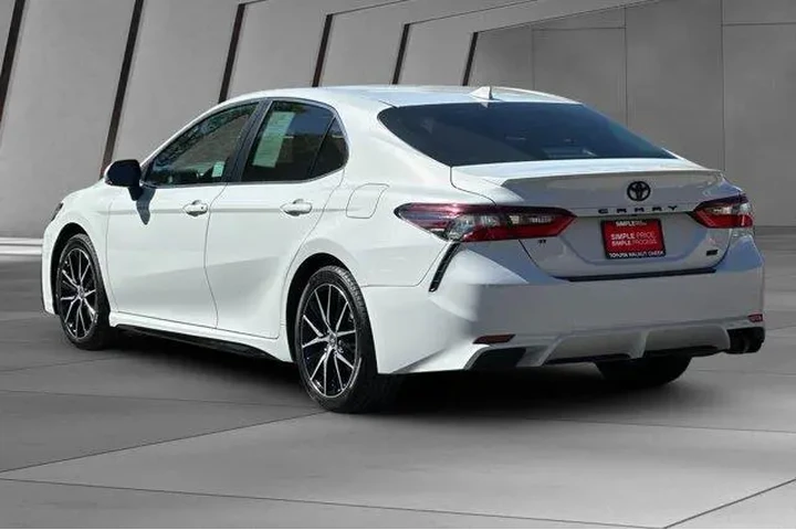 $24700 : Toyota Camry 2022 SE 4dr Sed image 10