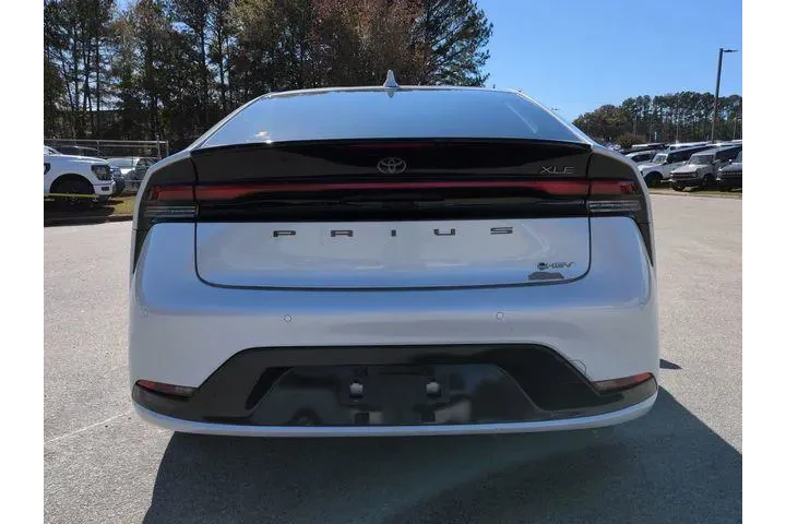 $28189 : Toyota Prius 2024 LE 4dr Hat image 5