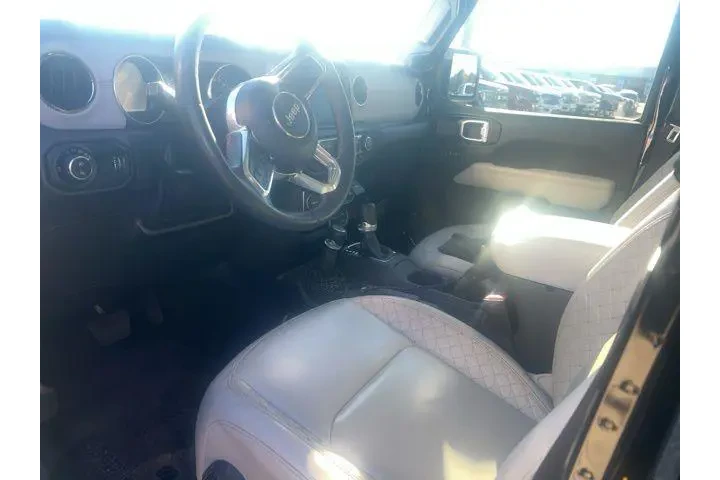 $37683 : Jeep Gladiator 2023 4x4 Over image 2