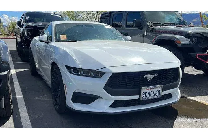 $33984 : Ford Mustang 2024 EcoBoost 2 image 2