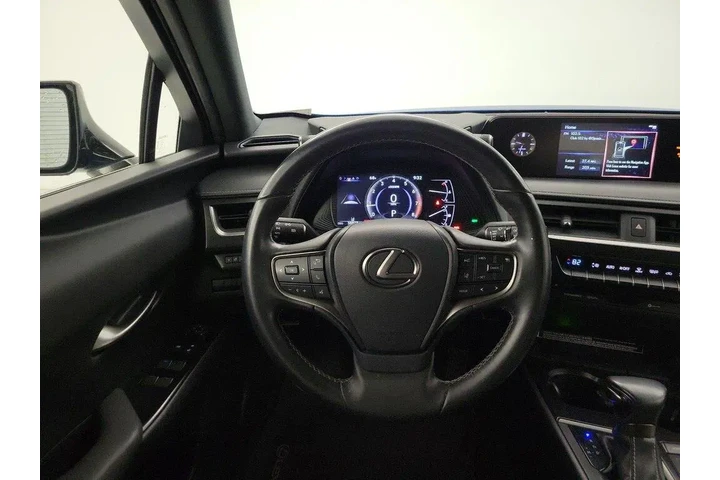 $27998 : Lexus UX 200 2022 4dr Crosso image 10
