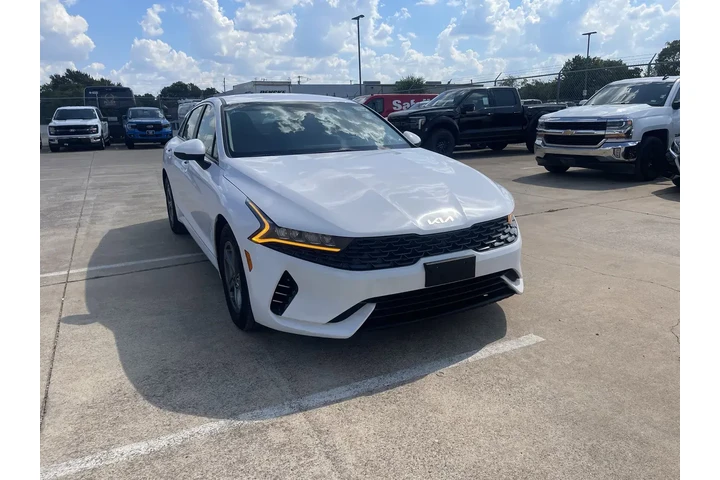 $22759 : Kia K5 2023 LXS 4dr Sedan image 2