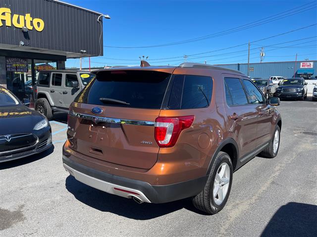 $15900 : 2017 Explorer image 10