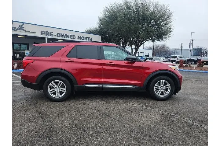 $23998 : Ford Explorer 2023 XLT 4dr S image 2