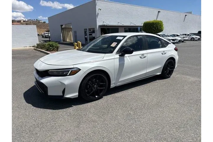 $27104 : Honda Civic 2025 Sport 4dr H image 2