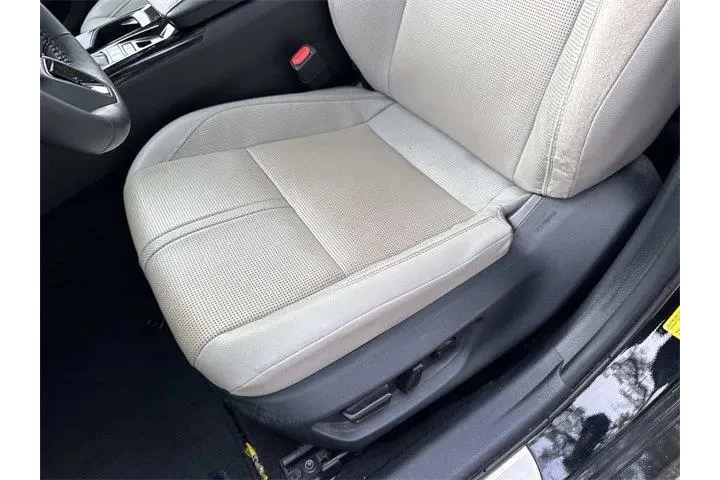 $29995 : Toyota Camry 2025 LE 4dr Sed image 10