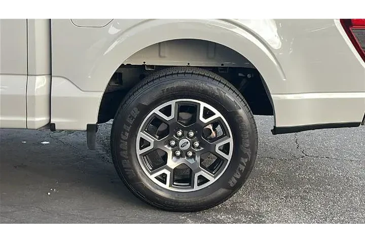 $39924 : Ford F-150 2024 4x2 STX 4dr image 5