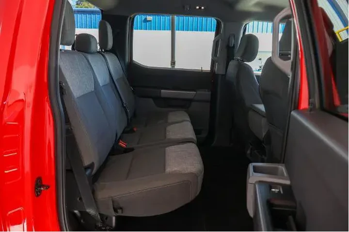 $31675 : Ford F-150 2023 4x2 XL 4dr S image 10