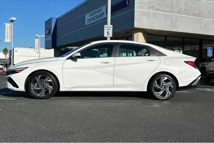$29359 : Hyundai ELANTRA Hybrid 2025 image 6