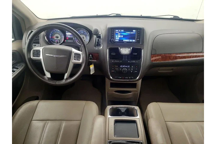 $21998 : Chrysler Town and Country 20 image 9