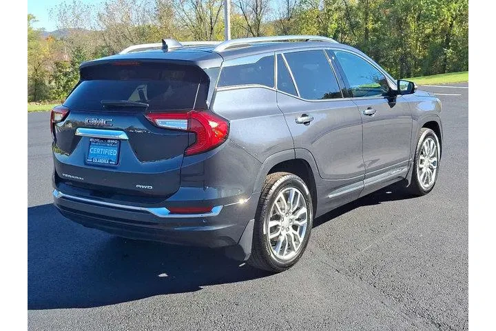 $24998 : GMC Terrain 2022 AWD Denali image 6
