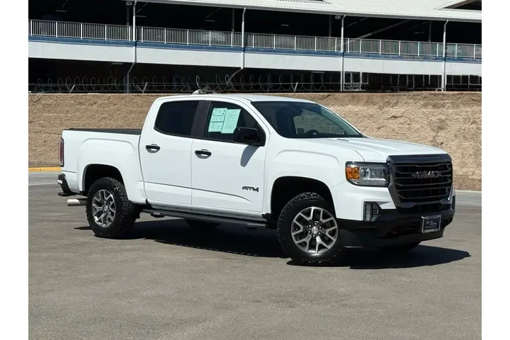 $31989 : GMC Canyon 2022 4x4 AT4 4dr image 1