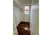 $2500 : 2 CUARTOS Y 1 BAÑO/ OZONE PARK thumbnail