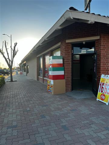 $2300 : Se renta local Comercial image 2