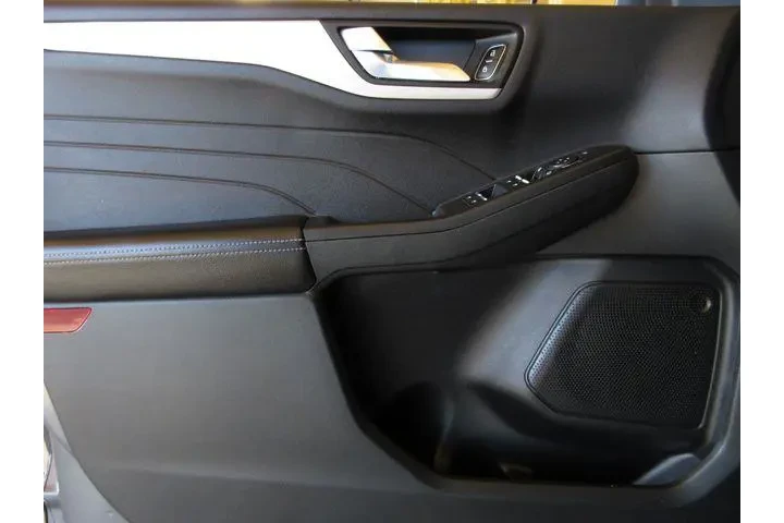 $14999 : Ford Escape 2021 SE 4dr SUV image 9