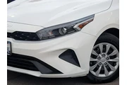 $19460 : Kia Forte 2024 LX 4dr Sedan thumbnail
