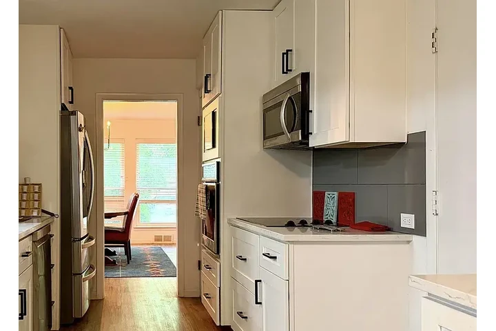 $1850 : HOUSE FOR RENT IN DALLAS TX image 8