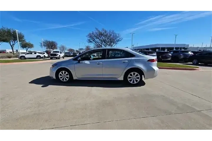 $18987 : Toyota Corolla 2024 LE 4dr S image 6