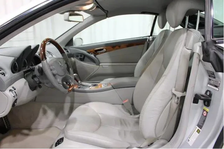 $15982 : Mercedes-Benz SL-Class 2007 image 3