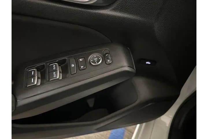 $23995 : Honda Civic 2023 LX 4dr Seda image 10