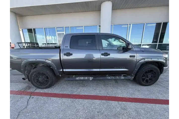 $25903 : Toyota Tundra 2018 4x4 SR5 4 image 3
