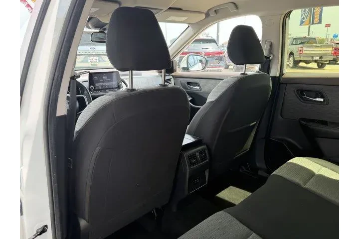 $23764 : Nissan Rogue 2023 SV 4dr Cro image 5