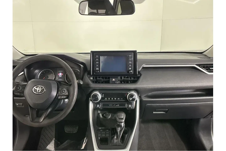 2019 RAV4 LE image 4