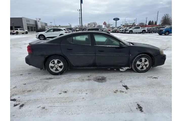 $3500 : Pontiac Grand Prix 2008 4dr image 9