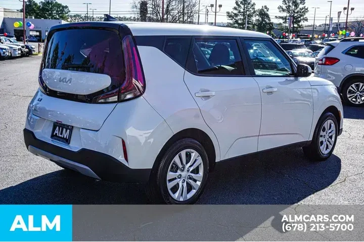 $17920 : Kia Soul 2025 LX 4dr Crossov image 5