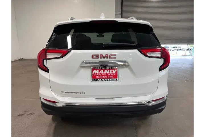 $23497 : GMC Terrain 2024 SLT 4dr SUV image 4
