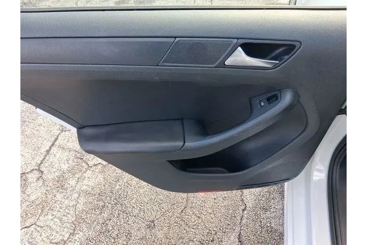 $5590 : Volkswagen Jetta 2016 1.4T S image 9