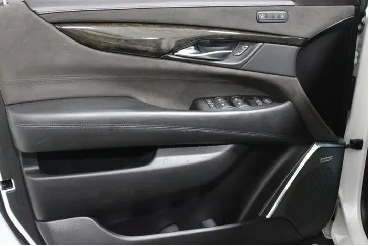 $32988 : Cadillac Escalade ESV 2018 4 image 3