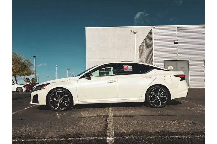 $19997 : Nissan Altima 2024 2.5 SR 4d image 6