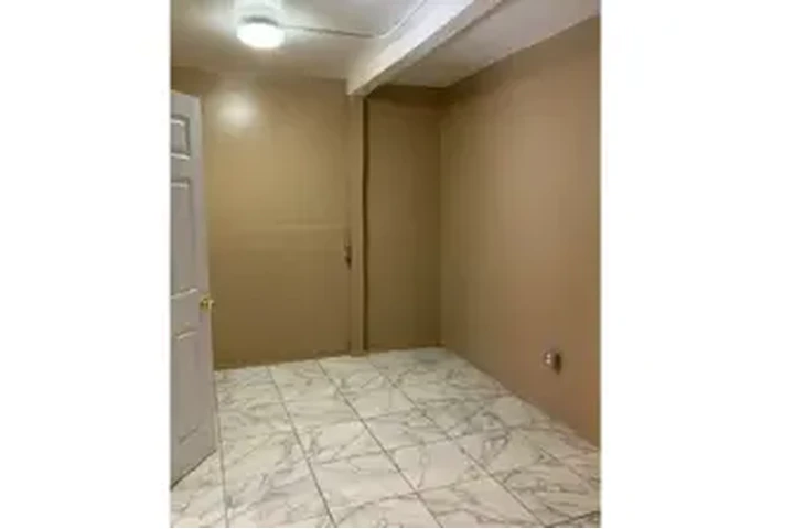 $1250 : SE RENTA CUARTO PRIVADO image 4