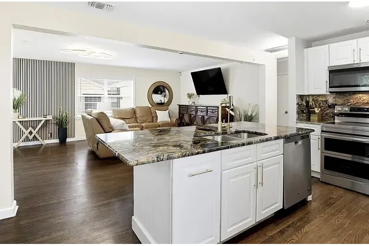 $1600 : HOUSE AVAILABLE IN ORLANDO FL image 5