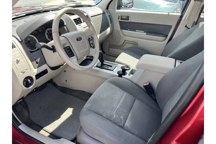 $7900 : 2009 Escape XLT image 7