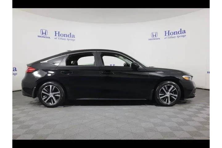 $26375 : Honda Civic 2024 LX 4dr Hatc image 8