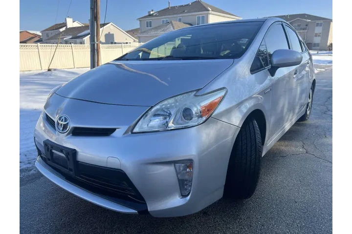 $13997 : 2015 Prius Four image 4