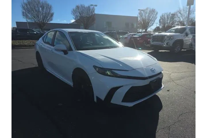 $26296 : Toyota Camry 2025 SE 4dr Sed image 3