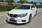 2017 Altima 2.5 SR thumbnail